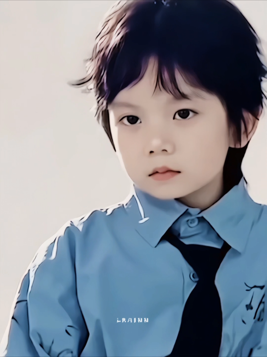 Peanut mirip juga kok guys sama Papa nya . ya walaupun dikit🤏🤏. senggak nya Sheng shaoyou gak dapat hikmahnya aja ngandung Peanut 😭🤣. #desiretheseries #abodesire #qiudingjie #eliothuang #kipukaqiu 