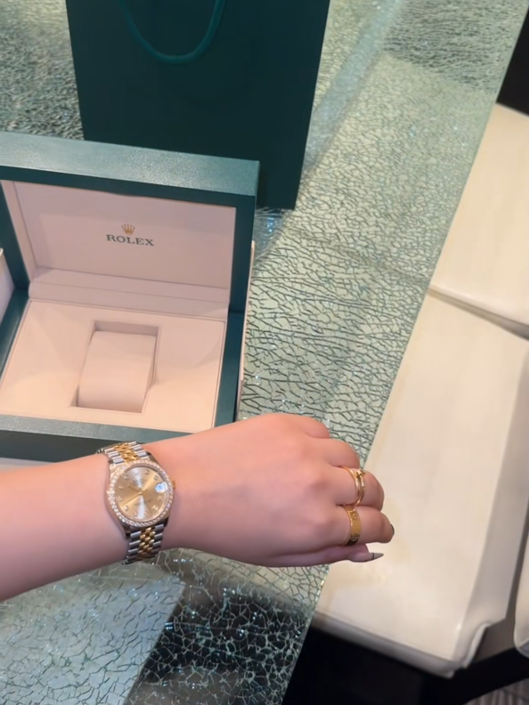 Elegance Rolex Watch that never ticks too loudly 😍 L.ink on my bio🔗 babies😍😘