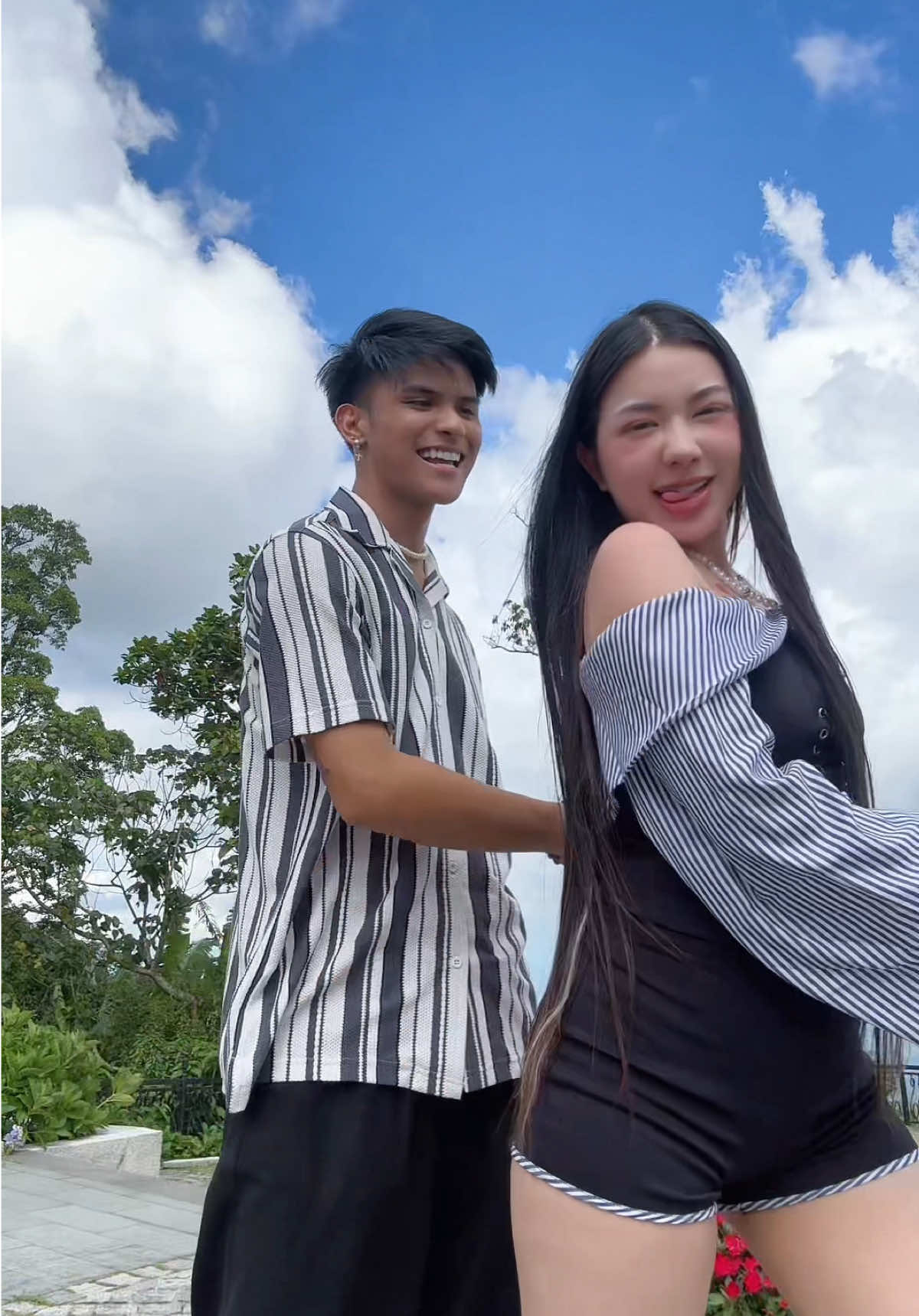 the sky was crazyy☁️ @Marc Daniel Bernardo #Lynni #LYNNIxDANIEL 