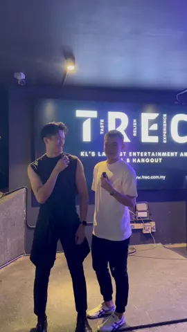 他不是海王就是隔壁老王或小王  ，猎人往往都是以猎物的身份存在 13: 爱💡