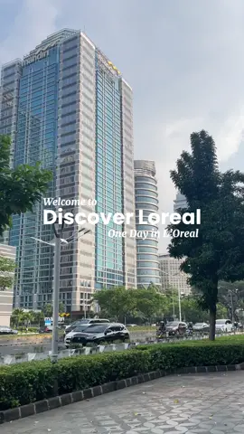 One whole day full of insights & experience! Ikut Discover LOreal bikin gua ngerasain langsung culture kerja di brand global, dari visit head office & factory, sampe masterclass bareng top leaders! Bukan cuma seru, tapi juga ngebuka mindset & dapet banyak koneksi baru! Big thanks, L’Oréal Indonesia 💙 @L'Oreal Paris Indonesia  #discoverloreal #lorealindonesia #LifeAtLoreal #StudentExperience