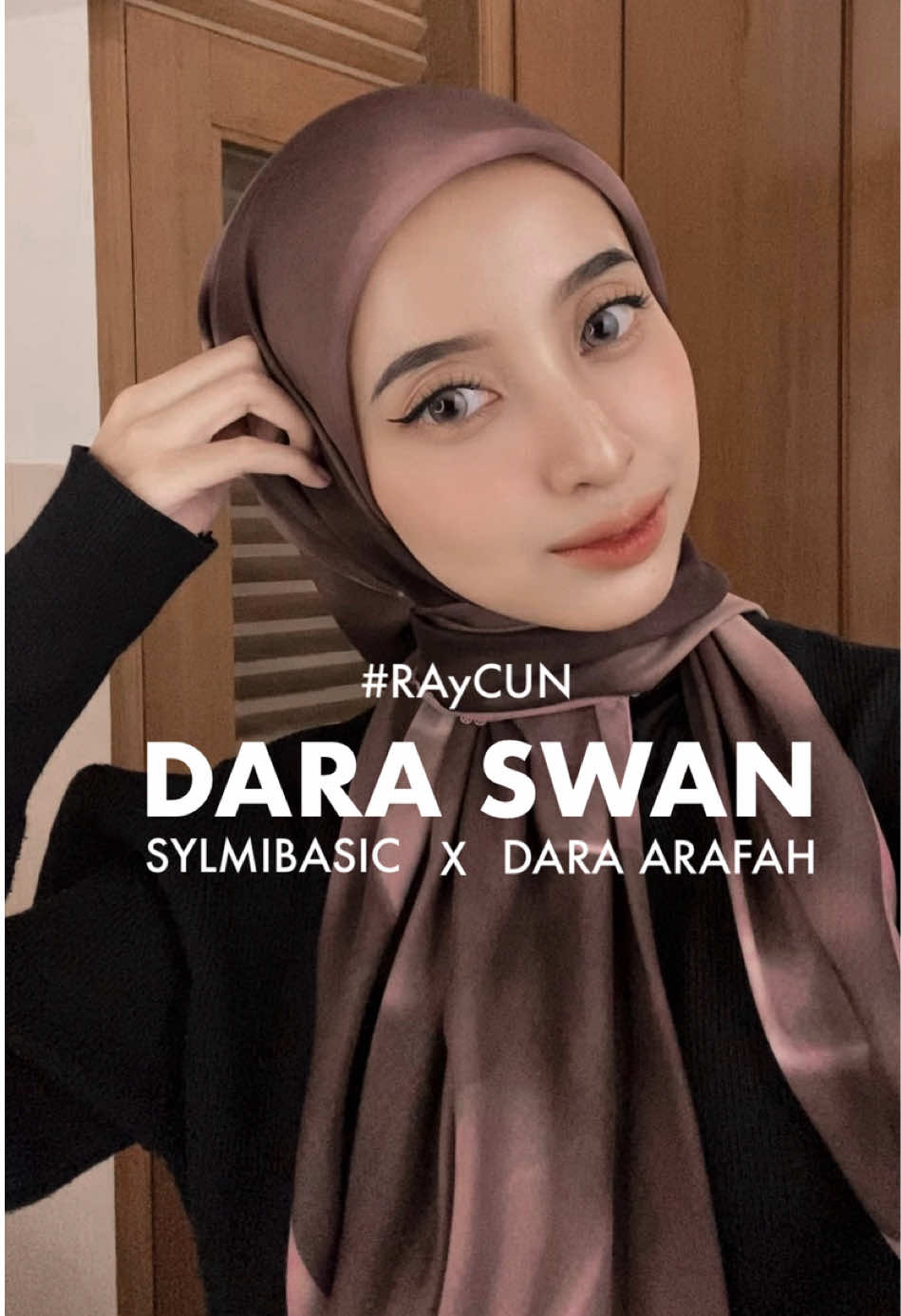 dibalik layar udah bilang ‘cakep bgt’ 1000X 😭💗 @Sylmi.basic  #sylmibasic #daraarafah #patternscarf #hijabmotif 