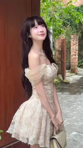 Váy xinh của nhà @THERDESIGN #vayxinh #damditiec #therdesign  #xuhuong 