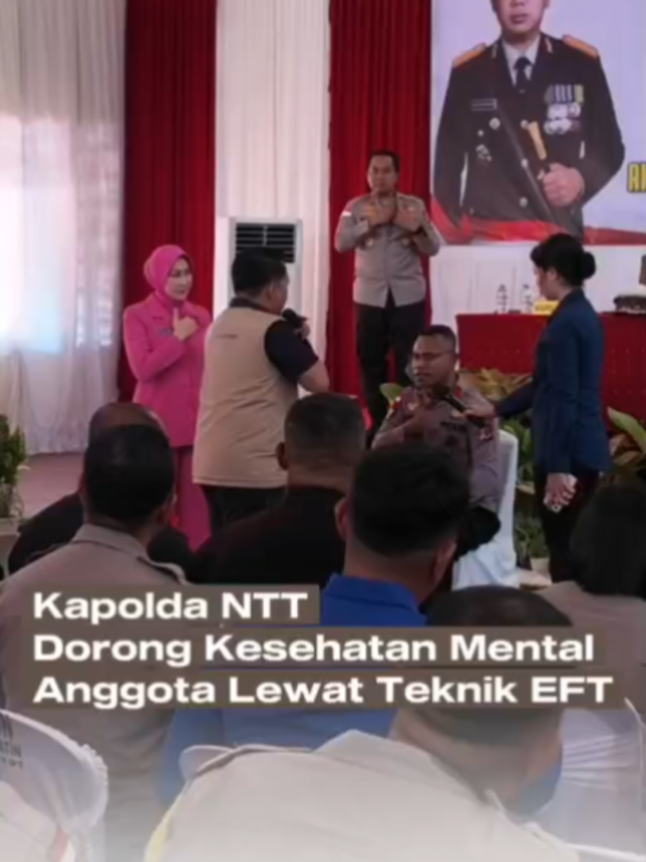 Kapolda NTT, Irjen Pol Rudi Darmoko, memperkenalkan teknik EFT kepada personel Polres Manggarai Barat sebagai upaya menjaga kesehatan mental dan meningkatkan kinerja anggota di lapangan. #kapoldantt  #rudidarmoko  #polisisehatmental  #sehatmental  #berandatiktok 