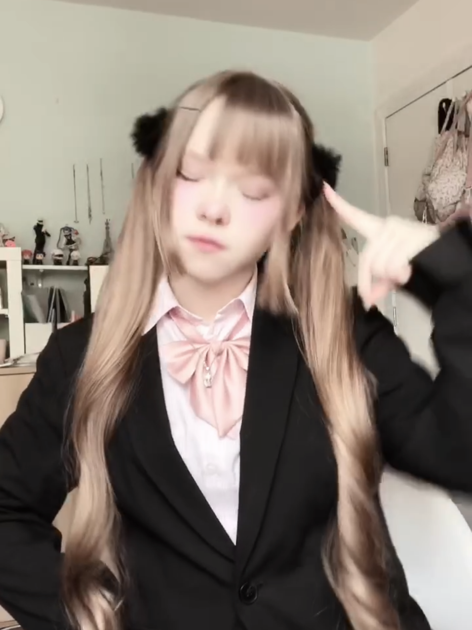 APPARENTLY im under 13..? I'm 15 gang , i did ask for an age appeal but i have to wait for them to answer and im scared that they will say no😭 #jiraikei #repost #alt #landminegirl #kawaii #follow #jfashion 