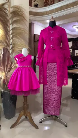 #makeupartis#mmakeupartisakeupart#instamakeup#suntingminang#weddingpadang#wedding#baralekminang#baralekgadang#designbaju#sumaterbarat#model#photo#fashiondesigner#fashion#designer#bridal#bridalfashion#couture#weddingdress#kondangan#kebayamodern#gamismodern#modisstyle#kebayapadang#designbajupadang#kebayaanak#fashionanak#bajuanak#