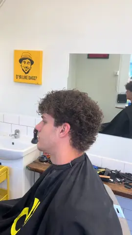 £20 for any hair cut #northampton #cuts #darlinsbarbers #englqnd #promomakanliburan 