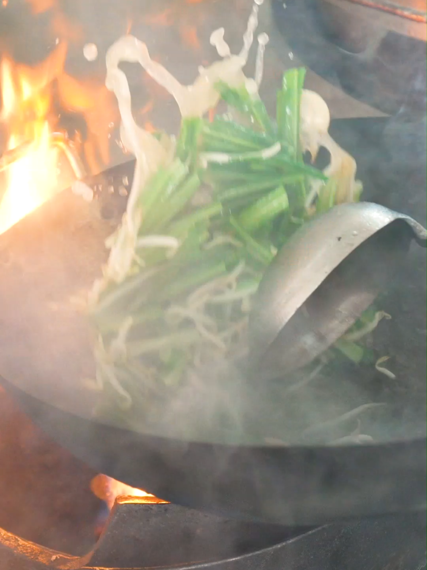 #chinesefood #beansprouts #stirfried Stir-Fried Green Dragon Chives with Bean Sprouts! – Light, Crisp, Perfect! 🥬🔥 For more info, visit our profile #youtube #pristinediscovery (#https://youtube.com/@pristinediscovery?sub_confirmation=1). DETAILS: ✳️ Tasty Bless Restaurant 好口福海鲜阁 ⌚Business Hours: Daily from 11.00 am to 9.30 pm. 📍Address: Lot.103, Jalan Sungai Lalang, Kampung Baru Semenyih, 43000 Semenyih, Selangor, Malaysia 📌 https://maps.app.goo.gl/g7iL6ftEK4cd5eSWA