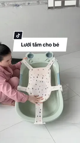 - Bà nào còn khó khăn trong việc tắm cho con thì tham khảo cái lưới tắm này nha #luoitamchobe #luoitamchotresosinh #mebimsua  @Mẹ Tina 