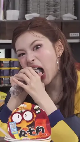 🍜🍦 #CHIQUITA #BABYMONSTER #INKIGAYO #인기가요끝나면매점가요