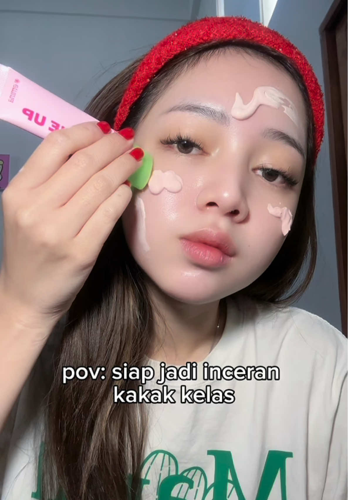 Ini mah auto di gencet kakel ga sih karena dikira pake makeup😭 padahal modal tone up doang wkwk🤫 #toneupemina 