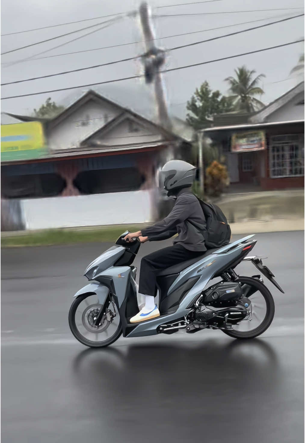 Nyetel gini a🗿#variomodifikasi #vario150 #varionistyindonesia #penggunaring17 #vietnamstyle🇻🇳 #17style #fyp #fypdong #noname 