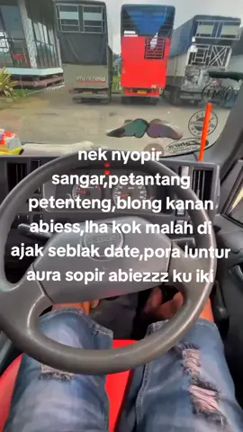wes jann  #trukmaniaindonesia #trukcabe #trukcabestyle #krodong_mania_indonesia #truklifestyle #isuzugiga #driverstory #truklovers 