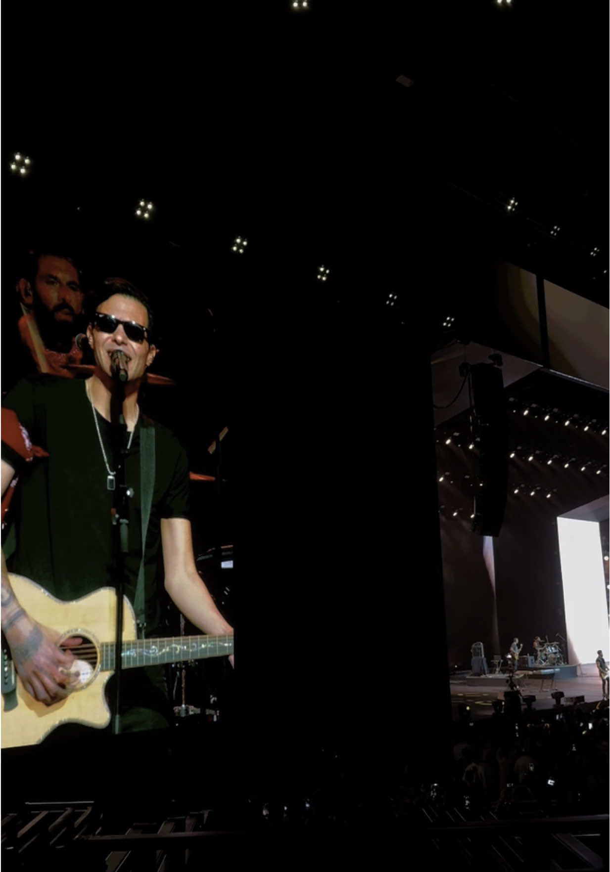 #كايروكي #بسرح_واتوه #cairokee #jeddah @Amir Eid 🖤🖤🖤🖤🖤🖤