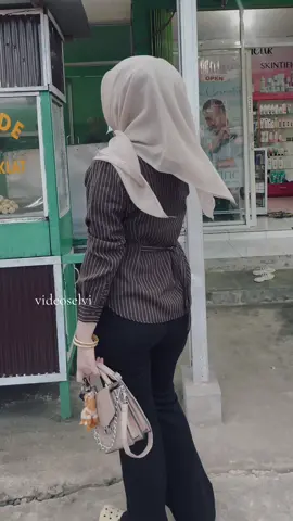 baju dan celana beli disini yaa 💗 @Acil coklat 