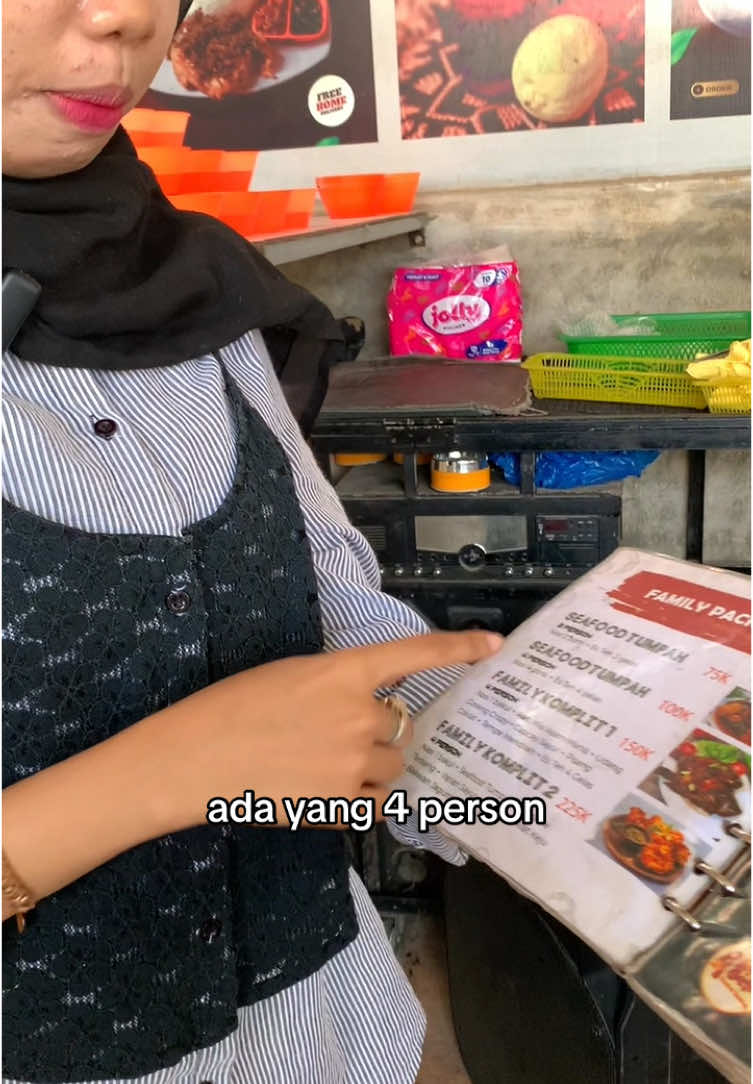 Enak nyaa diapain yaa pelanggan kyakk ginii🤗 ib: lewat fyp #fyp #ayamgejrot #kulinertanjungbalai #kulinerasahan 