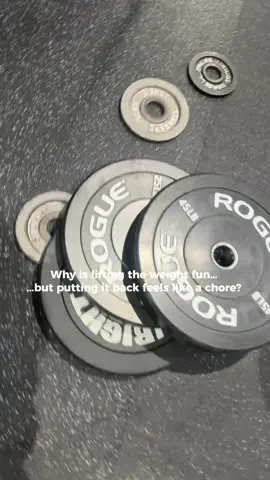 I seriously walked around for 30 minutes before I actually picked up my deadlift weight 😩 I did my 4 sets of 2 reps at 265 faster… #deadlift #GymLife #liftheavy #gymproblems 
