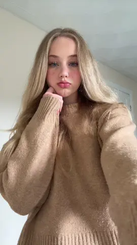 Manifesting 🙏🏻🙏🏻#fyp #foryou #viral #xyzabc #model #modelling #blonde #girl #pinterest 