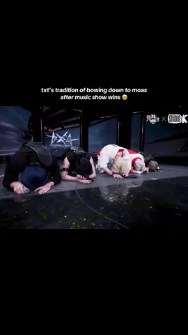 its been 7 years and they never change… ever since their first win🥹 let’s work hard to give them more wins:) #txt #moa #yeonjun #beomgyu #soobin #taehyun #hueningkai #musicshow #award #kpop 