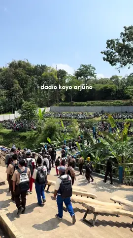 Ora di sangoni bondo, ora ditinggali ndunyo. mek disangoni piye carane wong lanang ngadepi kabeh soro ora kakean cerito.  #stmturen #stmturen1972 