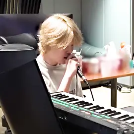 Jimin’s voice in this acoustic version of WHO… it feels like he’s singing straight to your soul. 🥺🎧💜 #jimin #parkjimin #jiminbts #bts #kpop #fyp #viral 