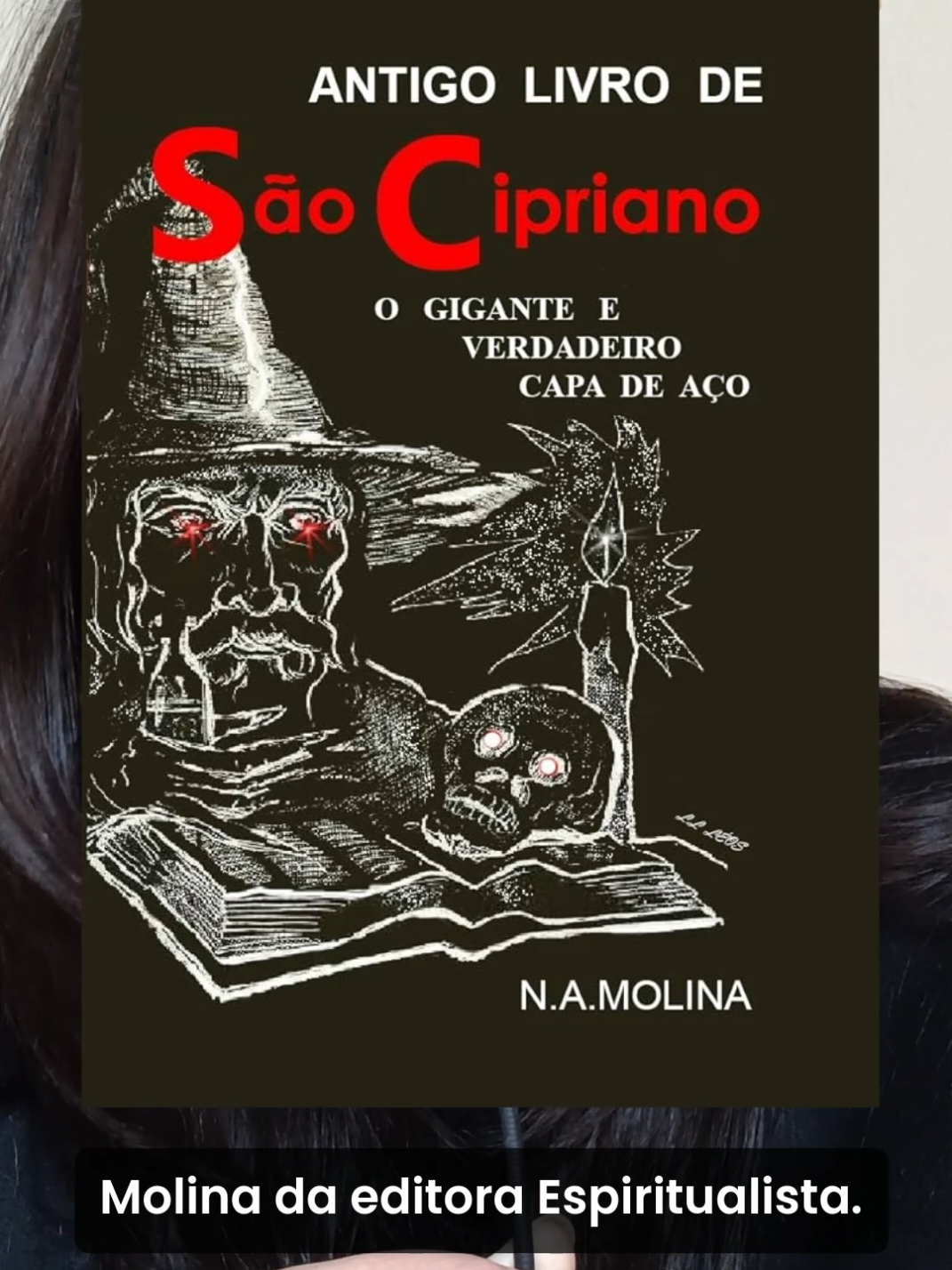 Decidimos participar da trend das 6 estrelas de um jeito diferentão: aqui é o ranking de Livros de São Cipriano. Aquele famoso, que te ensina a fazer pacto com o demônio e ficar invisível. Aqui então fica o ranking para quem tem curiosidade de ler. E pode ir tranquilo que ele não é amaldiçoado. #leitura #trend #livros #magia #bruxaria #feitiçariatradicionalbrasileira #feitiçaria #demonio 