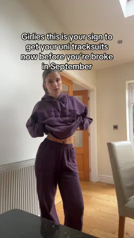 I’ve had this one SO long i practically live in it #uni #tracksuits #unioutfits #uniessentials #kaiiathelabel #kaiiathelabeltracksuit @kaiiathelabel #comfyclothes 