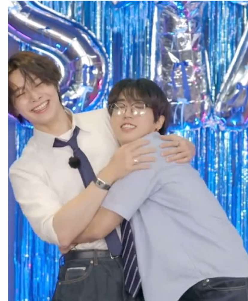 I LOVE THEM SO MUCH #jeongin #yangjeongin #I_N #han #hanjisung #jisung #ilovejeongin #jeongsung #staybirthdaylive #straykids #skz 