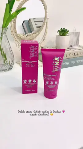 Whitening + repairing dalam satu lotion? Tak melekit, cepat serap & bau wangi sangat 🧴💖 #wnabeauty   #lotionviral   #whiteningrepair   #produkviral2025   #kulitcerah   #bodylotion   #tiktokaffiliate   #barangshopee   #skincareroutine