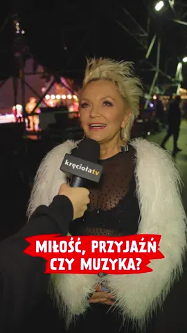 Miłość, przyjaźń czy muzyka? 🤔 #małgorzataostrowska #polandrockfestival #polandrockfestival2025 #polandrock #polandrock2025 #miłośćprzyjaźńmuzyka 