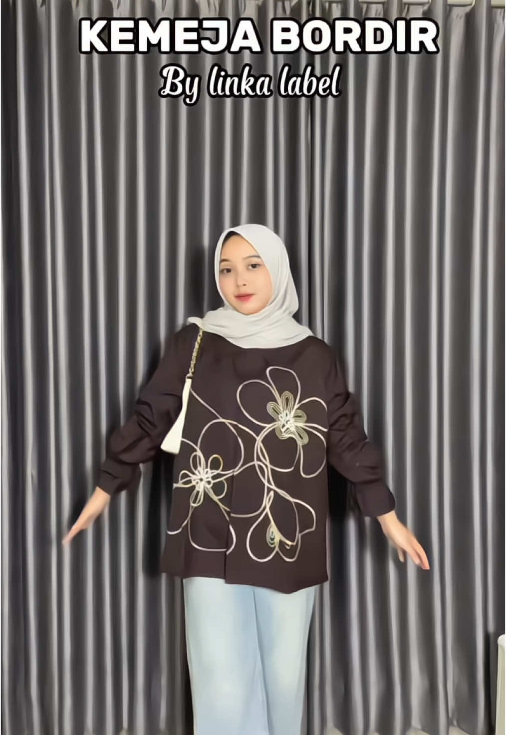 Kemeja satu ini kalian wajib punya guys😍#kemeja #kemejaoversize #kemejawanita #kemejastyle #kemejaviral #linka #fyp #fy #OOTD #ootdhijab #ootdfashion 
