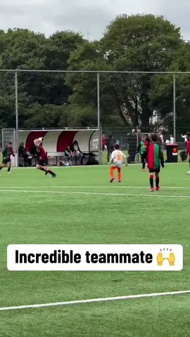 He didn’t have to pass that 👏 #sundayleague #sundayleaguefootball #wholesome #grassrootsfootball #trending #foryou #fy #4u #tekkers #golazo ( Via IG: amin082014 )