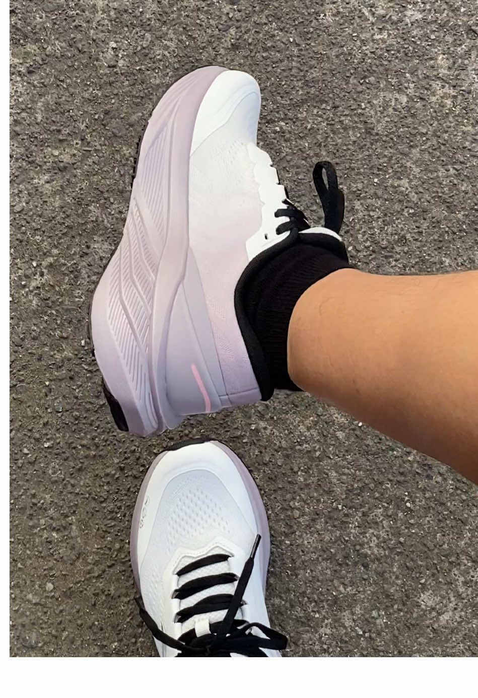 grabe kahapon lang to dumating and syempre ginamit ko na agad agad, sobrang comfy nya suotin sakto lang din ang size sa akin, perfect na perfect to sa mga nagsisimula pa lang sa kanilang running era.  #anta #antashoes #pg7runningshoes #antarunningshoes #antawomenshoes #antapg7float #fypage 