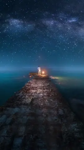 خوشبختی سے مل جائیں  hum paoon bhi phailain to muhatat buhat  #urdu #poetry #shayri #status #best #diehardsufi #sufisays 