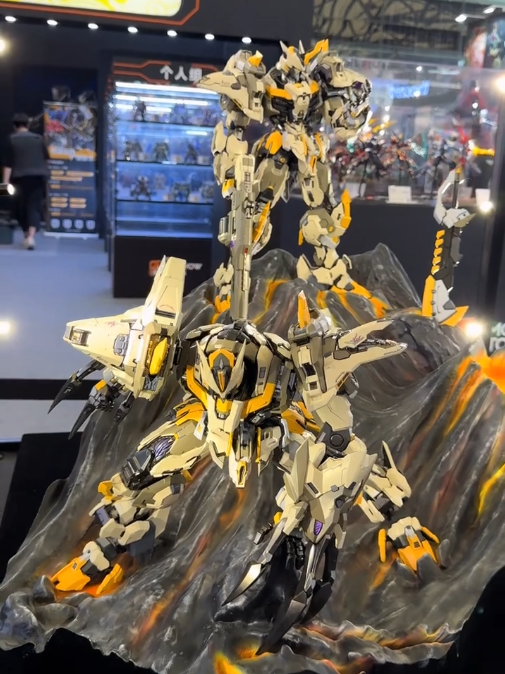 Moshowtoys MCT-E01 Scourge of God - Coming Soon , nguồn : Titan gunpla shop #titangunplashop #titanshop #moshow #moshowtoys #2025 #scourgeofgod #diecast #figureaction #chinajoy 