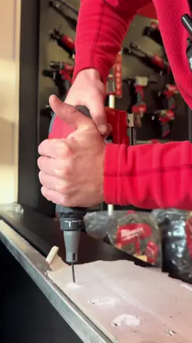 🛠️ Si sos durlero, sabés lo que es terminar con la mano detonada después de clavar tornillo tras tornillo… 😮‍💨 Con el atornillador Milwaukee 2866, eso se terminó: ✔️ Liviano y cómodo para usar todo el día ✔️ Alta velocidad y bajo torque, ideal para placas ✔️ Función AutoStop: clava el tornillo justo, sin pasarte ✔️ Regulá la profundidad en segundos 💎 Y una joyita: ¡también sirve para poner tarugos en durlock! 📍Disponible en dos versiones: 🔴 Solo herramienta (M18 FUEL 2866-20) → $395.226,00 🔴 Con batería y cargador (M18 FUEL 2866-21) → $648.126,00 📦 Envío gratis a todo el país | Te asesoramos sin compromiso #Milwaukee #Durlock #Drywall #Durlero #HerramientasPro #Milwaukee2866 #Obra #Yeso #PuntoMaq