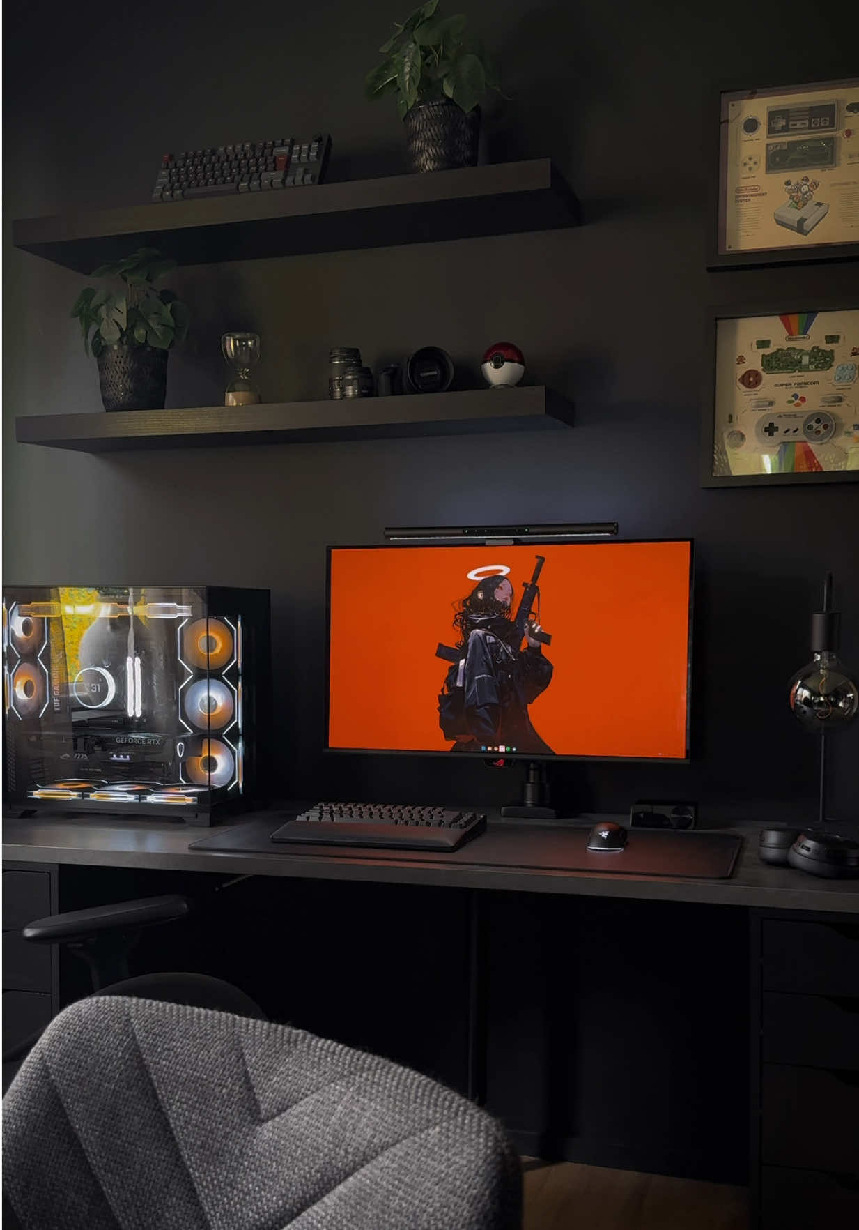 Minimal pc setup dark edition. Friday in full effect #pcsetup #GamingSetup #desksetup #minimalsetup 