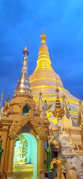 🙏🙏🙏 #ရွှေတိဂုံစေတီတော် #fyp #foryou #shwedagonpagoda #fypシ゚viral 