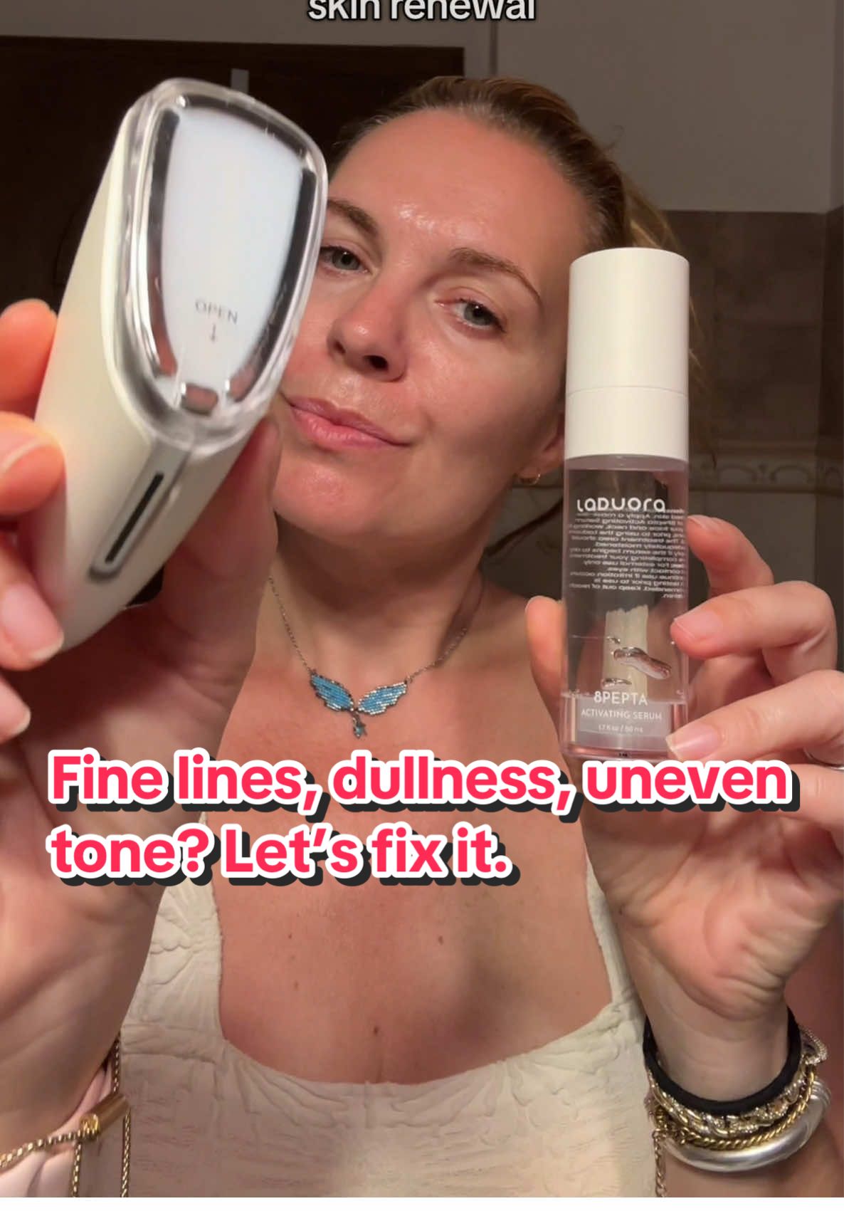 Fine lines, dullness, uneven tone? Let’s fix it. @LADUORA Lumeo red light and serum is the best facial spa at home so to target all our anti aging issues especially if you are over 40. It has multiple functions so to target different issues but the end result it is the most important. A more lifted, toned and even looking skin.  #laduorapartner #laduoralumeo #redlighttherapy #antiagingskincareroutine #redlighttherapyathome #beautytools #laduora