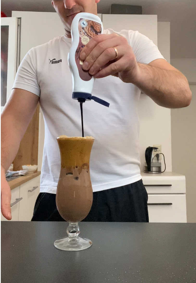 #icedcoffee #nescafe #cafe #espresso #HomeCafe #icecream #icecream #asmr #foryou #homebarista 