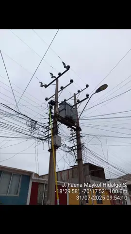 ⚡️cambio de conductor en baja tension preezamblado y poate chocado en baja tension mas contigencias de venterron ⚡️ #chile #motivacion #linierosdechile #linieroseguro #superatuslimites #hoycuestamañananotanto #2025 