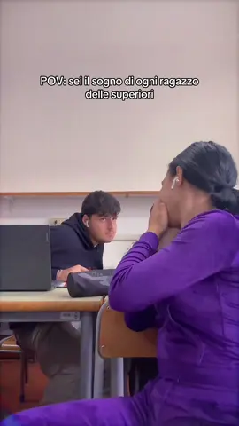 Forse anche universitari 😹❤️ #latina #comico #italiana #prank #scherzo #compagni #scuola #fyp #foryoupage