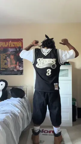 I know I’ve already posted this but you can’t tell me this outfit isn’t giving carti vibes  #viral #fyp #kyesquest #fashiontiktok #streetwear #styling #fashion #playboicarti 