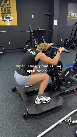 guys i might be using it wrong/or my form is wrong. this is my first time using it and i love it so much. but i didn’t know where to put my hands lol. #gym #dfyne #GymTok #gymgirl #gyminspo #gymrat #newgymmachine #sumosquat #sumosquatmachine #legmachine #newgym 
