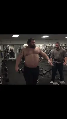 The last thing you saw 1000 years ago.  #carbmonster #carbs #bulk ##carbmaxxing #carbmaxx #eddiehall #strongman 