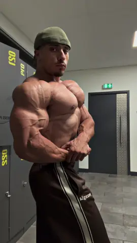 7 week-out, 21 ans. 