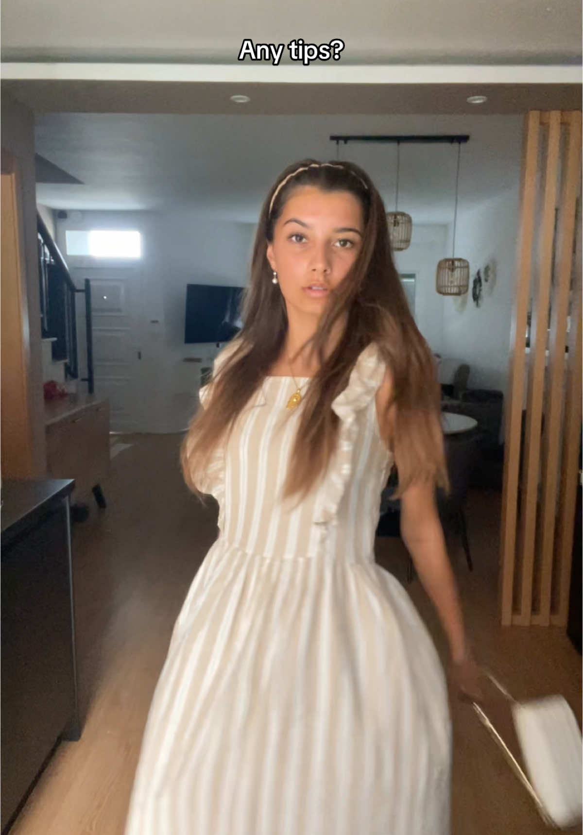 Please tipsssss#flypシ #tips#shalomharlow #any#please#modelwalk#walk#model #runaway 