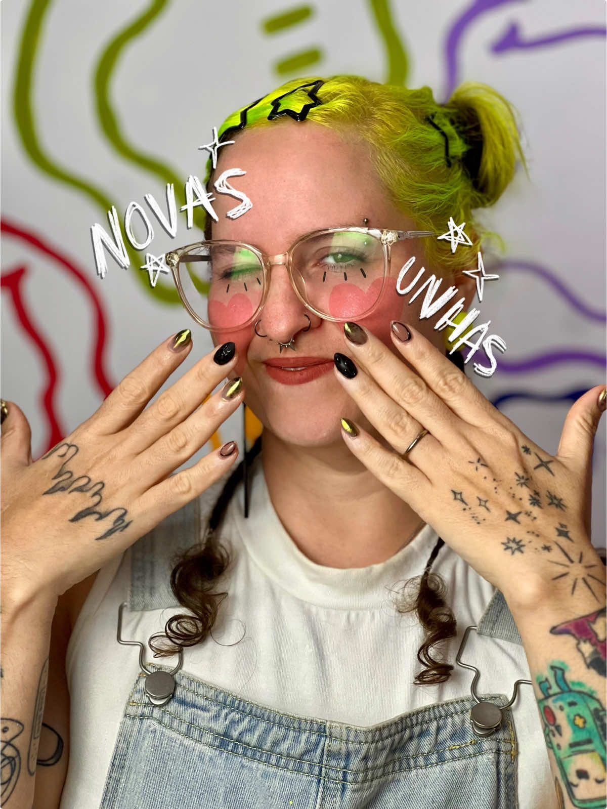 Unhas prontas em 1h? Eu tbm não acreditei até ir lá e comprovar que a @kethilynails entrega o que promete ✨😱✨ Ela mandou avisar que seguimaris tem 10% de desconto no primeiro atendimento visse? Vai lá!