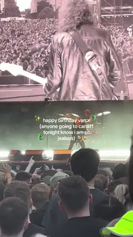 someone take me with them please x #fyp #foryoupage #fypp #fyppp #glasgow #catfishandthebottlemen #glasgowgreen #vanmcann #cardiffprincipalitystadium #cardiff #secretaccount #teamwork #carasnotsosecret