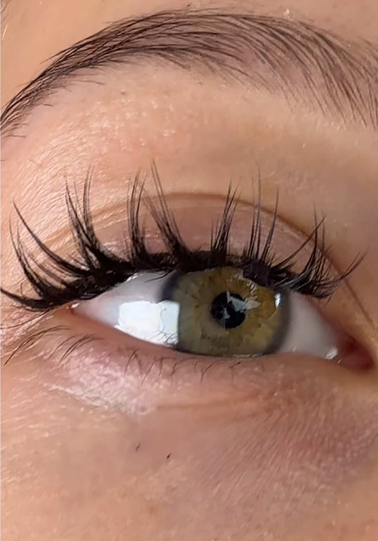 Przed Tobą pięć modeli z najnowszej kolekcji Superlash™! Zobacz na filmie, jak prezentują się na oku i wybierz swój ulubiony! 